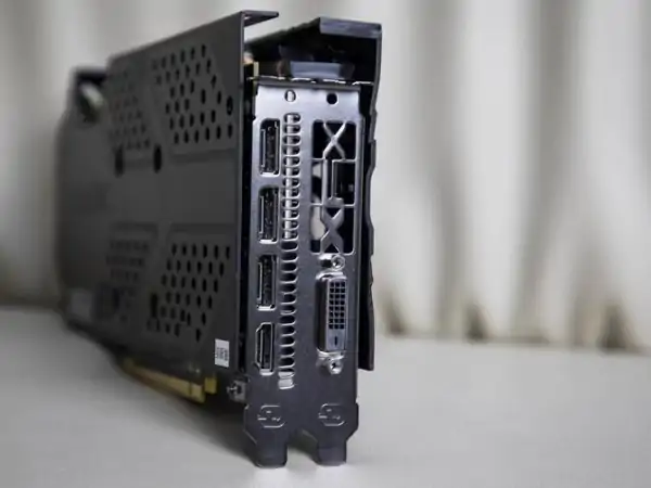 碳纤维外观千元优选游戏卡 讯景XFX RX590GME黑狼显卡评测